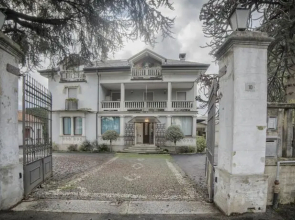 Villa Iris