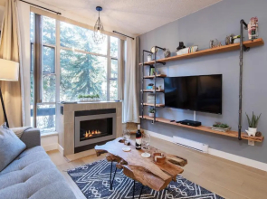 Bright Suite at Ski In/Out Glacier Lodge!