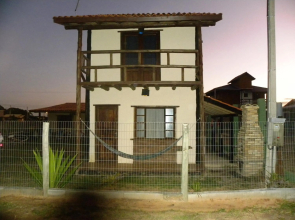 ICE POINT SURF HOUSES Praia do Rosa