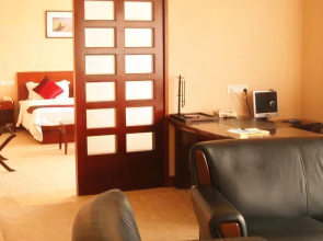 Hawaii Grand Hotel