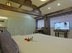 Lijiang Zhen Shui Ren Jia Inn