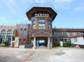 Castle Pool Resort