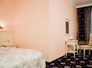 Natali Apartments