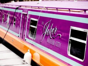 Hollywood Apartments  Barges