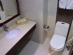 Yanhai International Hotel (Currently unavailable)