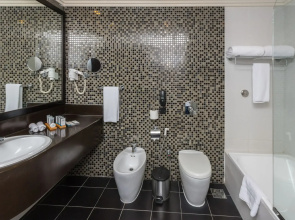 Mangrove Hotel