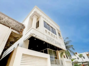 Goroomgo Ruby House Puri