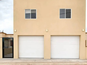 Apartment With Excellent In-town Location 2