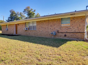 2 Mi to Dtwn Natchez: Cozy Home w/ Yard & Patio!