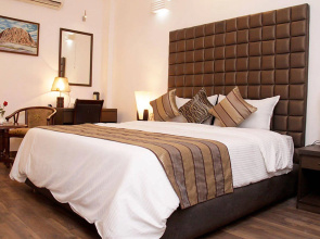 Fabhotel Cameron