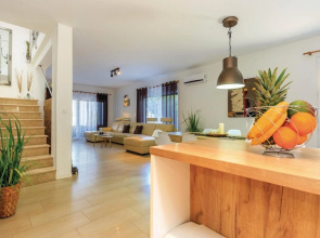 Awesome Home in Selce With Wifi and 4 Bedrooms