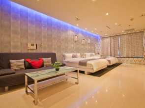 85 Love Hotel
