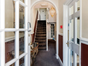 Gullivers Hotel - B&B