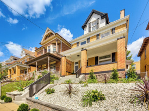 Dog-friendly Pittsburgh Home, 3 Mi to Downtown!