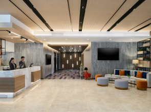 Отель PARKROYAL Suites Bangkok