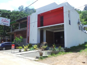 Hotel Elaine