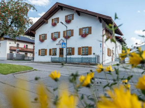 Ammergau Lodge