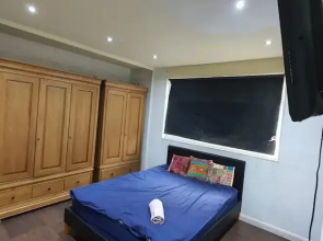 Room in Guest Room - Comfortable Double Room in Leicester