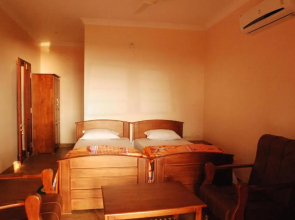 Club 7 Beach Resort