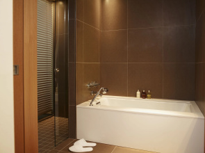 Le Germain Hotel Maple Leaf Square