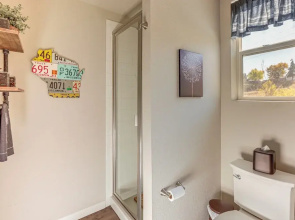 Walk to Light Rail! Townhome 9 Mi to Dtwn Denver