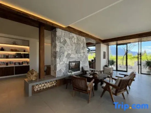 Lijiang In the Painting | Seasonal Flower Garden and Snow Mountain Scenic Resort Homestay