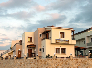 Christina Maisonettes Studios & Apartments