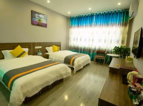 Yunshang Boutique Hotel (Pingshan County 3A Sports Park)