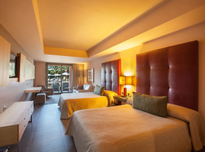 Lopesan Baobab Resort
