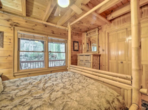 Walk to Golfing: Grand Maggie Valley Cabin!
