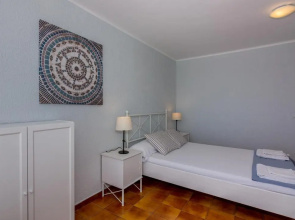 HomeHolidaysRentals Etoile