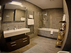 Voyage Hotel