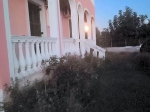 Aris Paschalia Studios