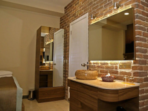 The Pera Hotel