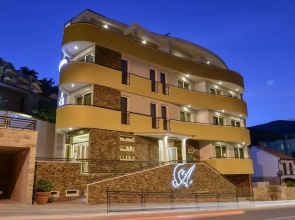 Hotel Atina by ENTOPYA