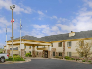 Comfort Inn & Suites Black River Falls I-94