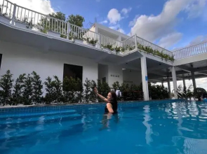 Kampot River Bungalow