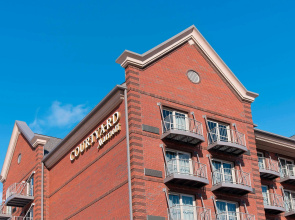 Courtyard by Marriott Holland Downtown