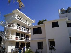 Chichis and Charlies Beachfront