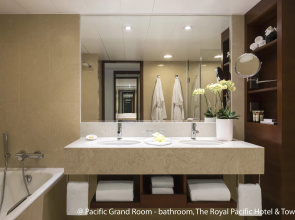 The Royal Pacific Hotel & Towers