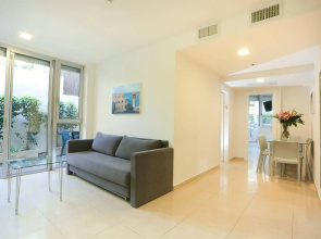 Sea Land Suites
