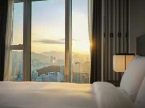 Ocean L Suite  (Beach View with 3 Bedrooms)