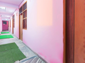 OYO 69757 Hotel Umang