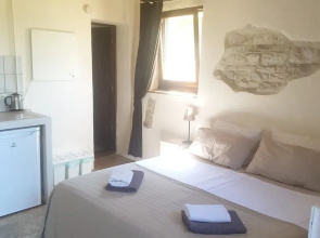 Studio in Montesecco, With Wonderful sea View, Pool Access, Furnished Garden - 40 km From the Beach
