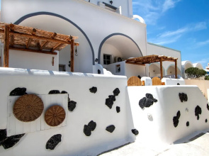 Asera Suites Near Kamari Beach