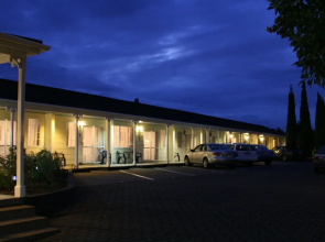 Kings Court Motel