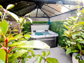 Beautiful City-centre Townhouse With Hot Tub