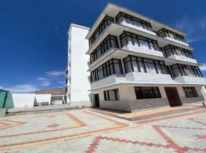 Dee Grand Marq Hotel