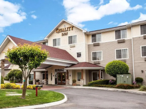 Quality Inn & Suites - 3 Stars