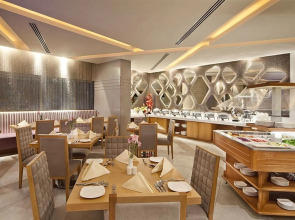 Отель Landmark Grand Hotel